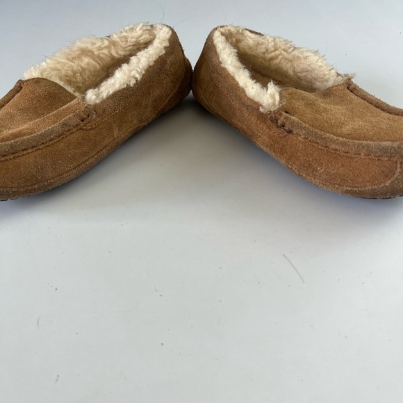Ugg slippers - Picture 6 of 9